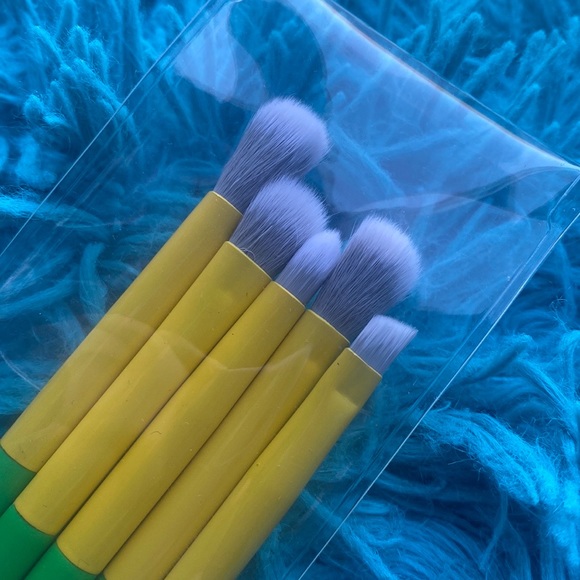 Essential Eye Collection Brush Set - Picture 3 of 3